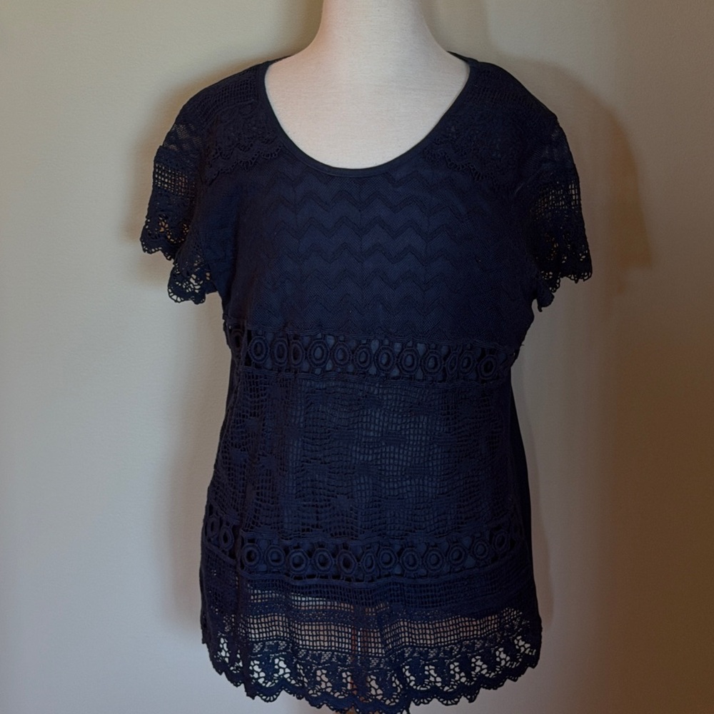 EUC~Woman’s NY Collection Large Petite Navy Lace Short Sleeve Top W/Scoop Neck